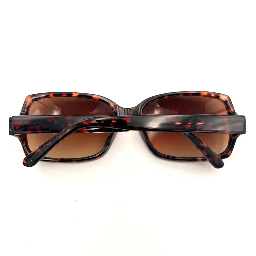 Liz Claiborne liz claiborne
